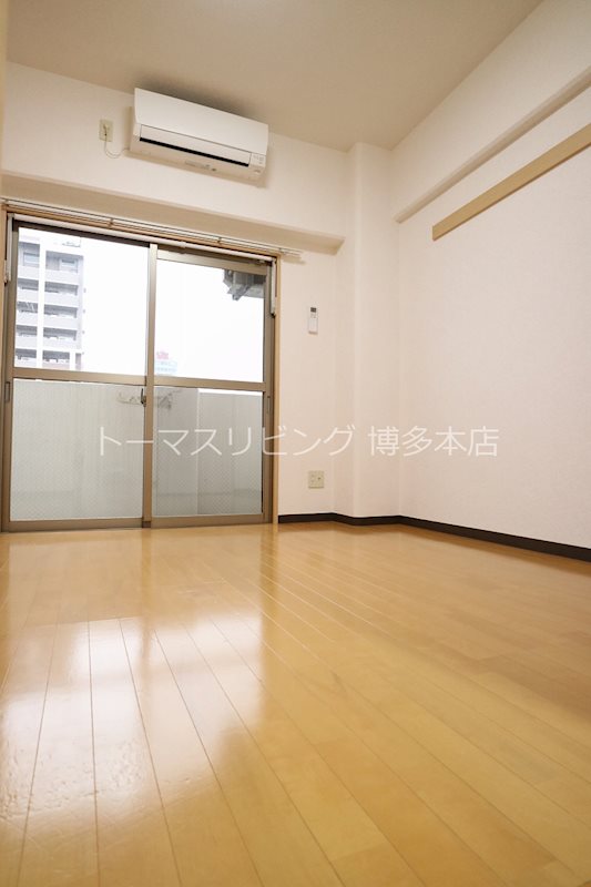 居室・リビング　※別号室の参考写真になります。
