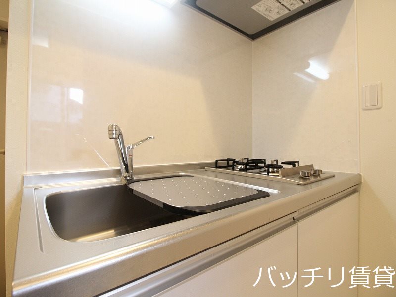 キッチン　同型タイプの為、現状を優先致します。