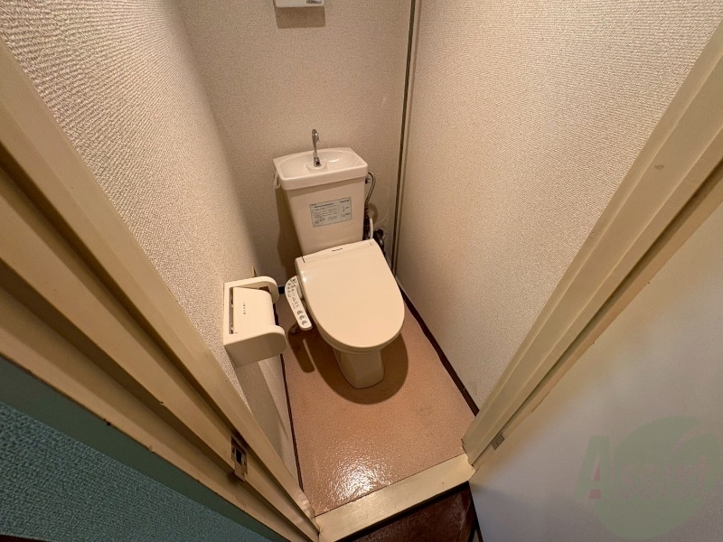 トイレ　こちらはトイレです。清潔感があり、安心して使用できます。