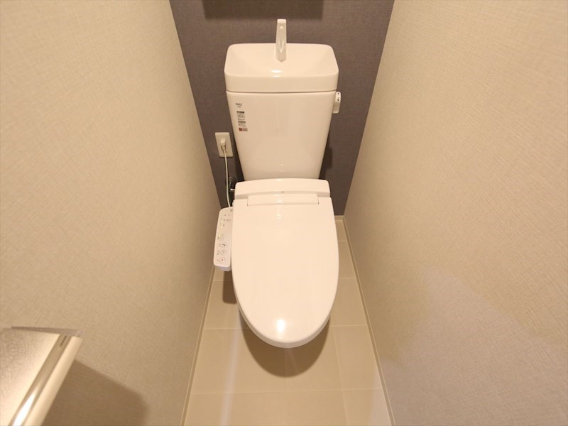 トイレ　温水洗浄暖房便座付トイレ
