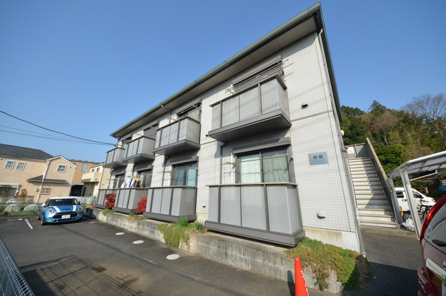 建物外観　★程よい緑に囲まれた、居心地の良い物件です★