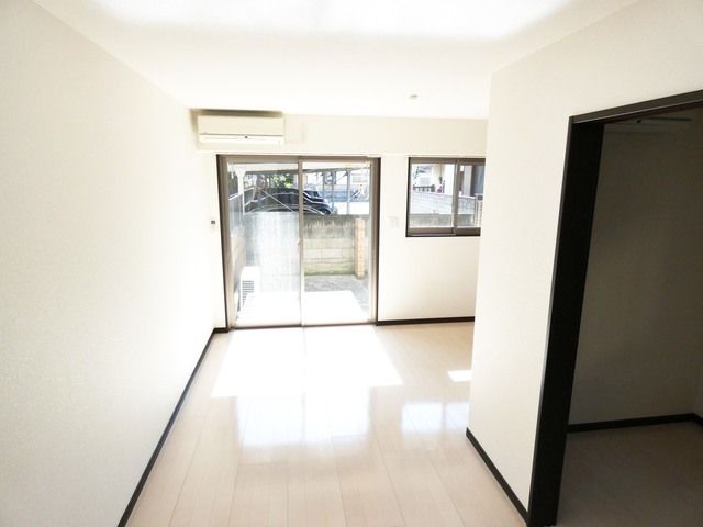 居室・リビング　日当たり良好なお部屋です