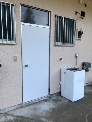 玄関　退去前につき、前回募集時のお写真です。