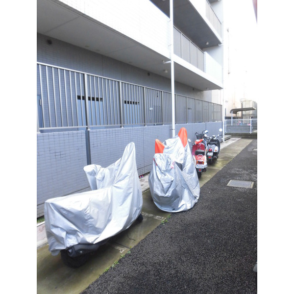 駐車場　バイク置場