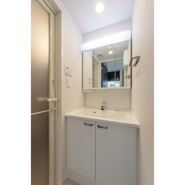 洗面設備　※写真は同タイプ住戸です。