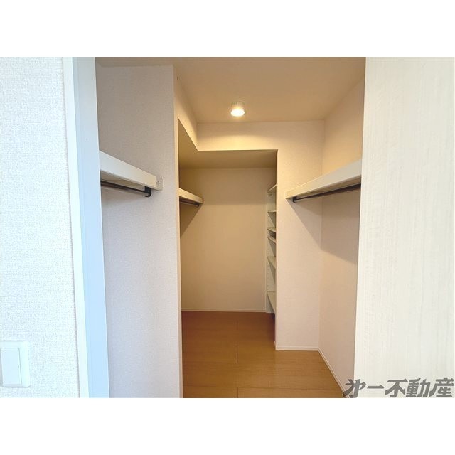 収納　ウォークインクローゼット