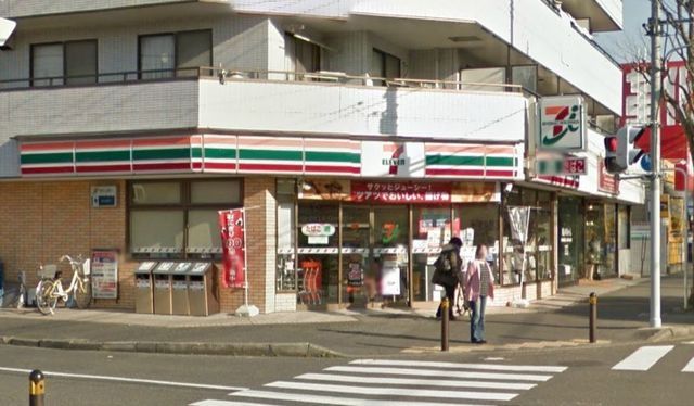 コンビニ　セブンイレブン横浜港南台2丁目店（コンビニ）まで739m