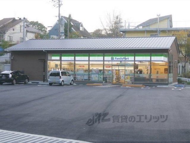 コンビニ　ファミリーマート大津ひえい平店（コンビニ）まで500m