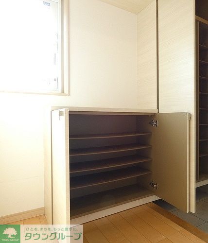 その他設備　下足入
