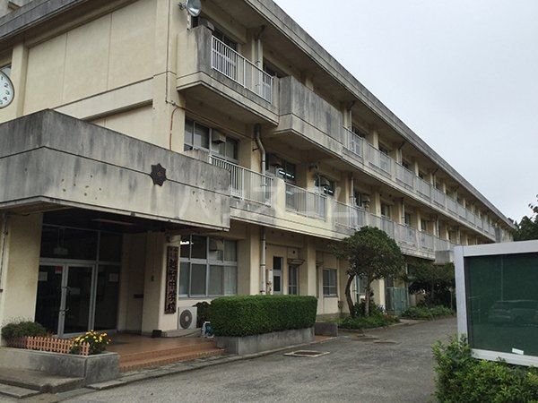 中学校　越智中学校（中学校）まで1767m