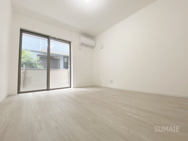 居室・リビング　南向きのお部屋です！