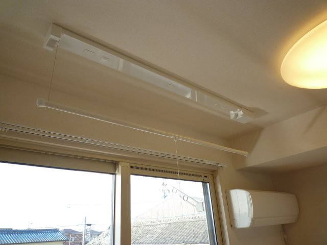 その他設備　室内物干し