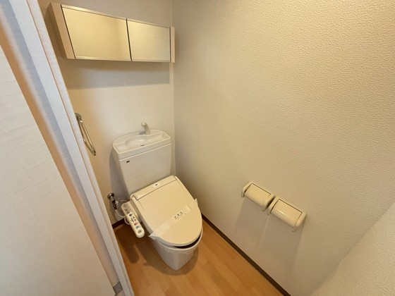 トイレ　※別部屋の写真です