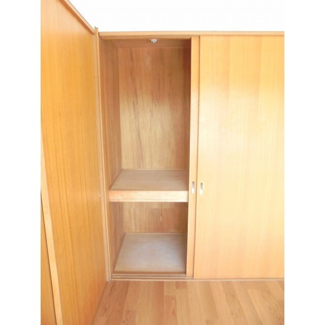 収納　洋室６帖・物入れ