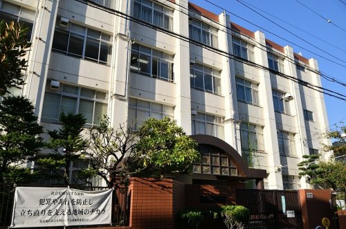 小学校　大阪市立吉野小学校（小学校）まで553m