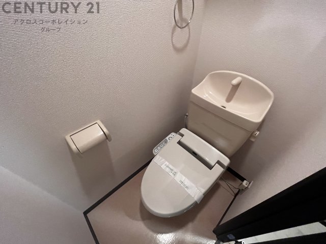 トイレ　温水洗浄便座付き！