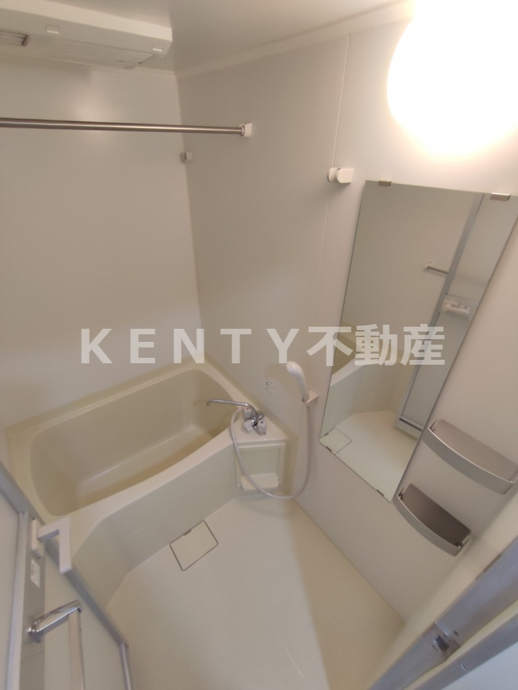 バス・シャワールーム　落ち着いた空間のお風呂です