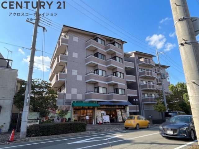 建物外観　エレベーター、オートロック完備♪