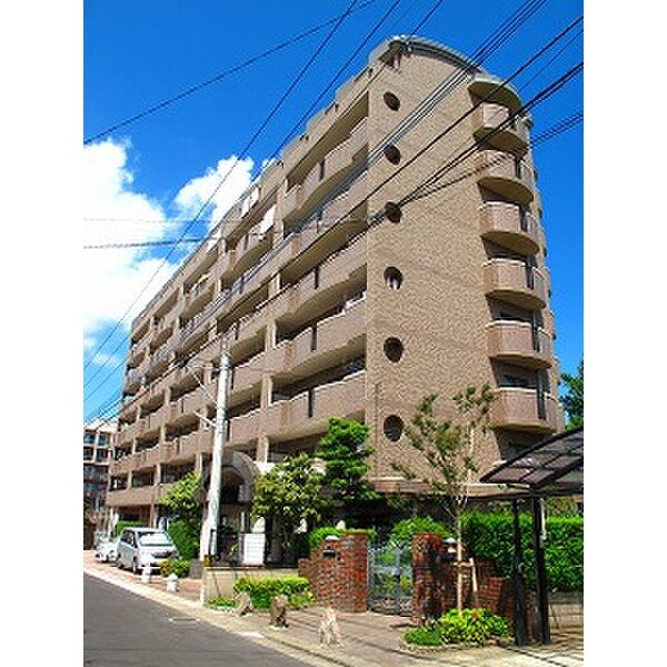 建物外観　パラディ211
