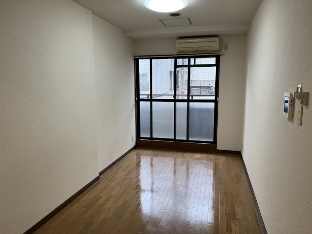 御所西シンワマンションの居間写真