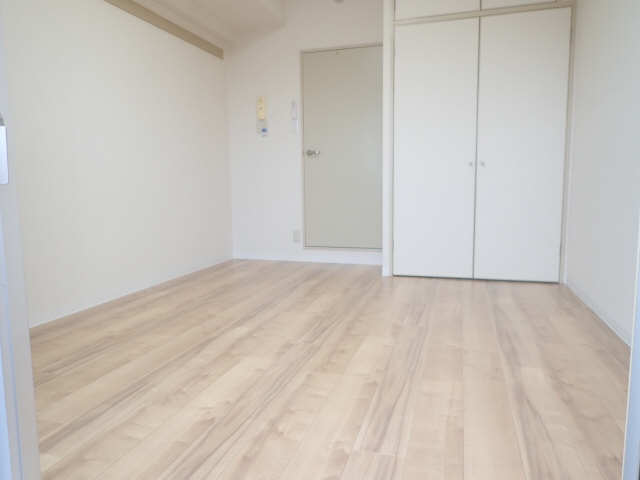 第3長岡マンションの居間写真