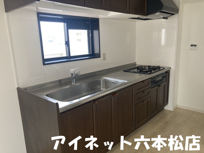 地下鉄七隈線 六本松駅 徒歩9分 7階建 築35年のキッチン写真