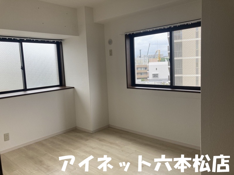 地下鉄七隈線 六本松駅 徒歩9分 7階建 築35年の内装写真