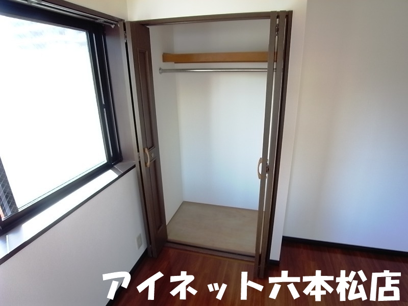 地下鉄七隈線 六本松駅 徒歩9分 7階建 築35年の内装写真