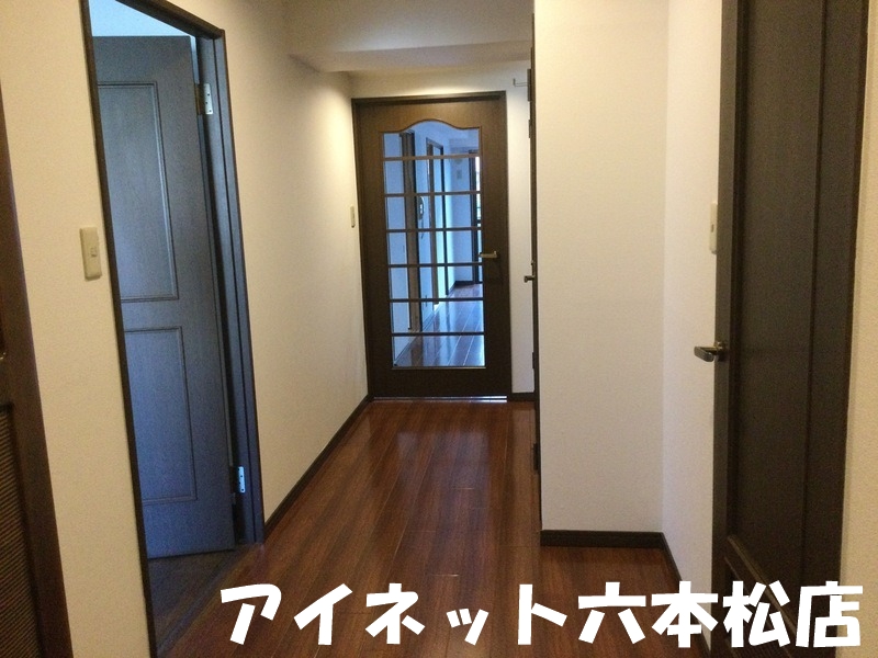 地下鉄七隈線 六本松駅 徒歩9分 7階建 築35年の玄関写真