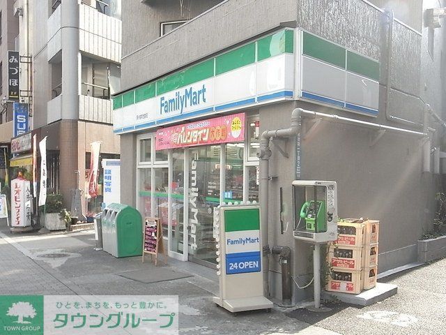 コンビニ　ファミリーマート（コンビニ）まで415m