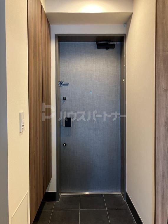 東京メトロ日比谷線 八丁堀駅 徒歩2分 12階建 築8年の玄関写真