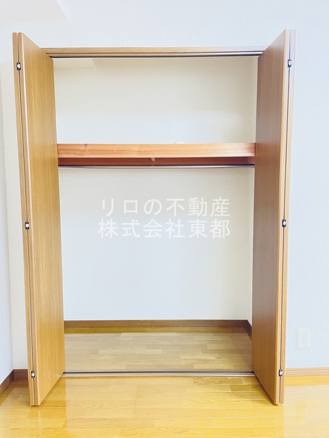 収納　パイプハンガー付き☆畳まず衣類を掛けることができます♪