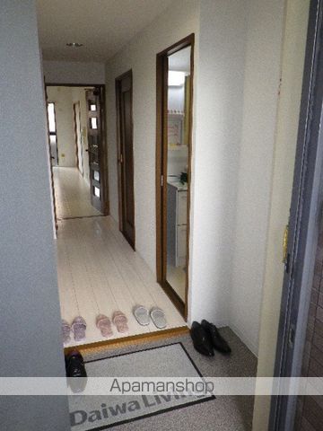 フローラ東館の玄関写真