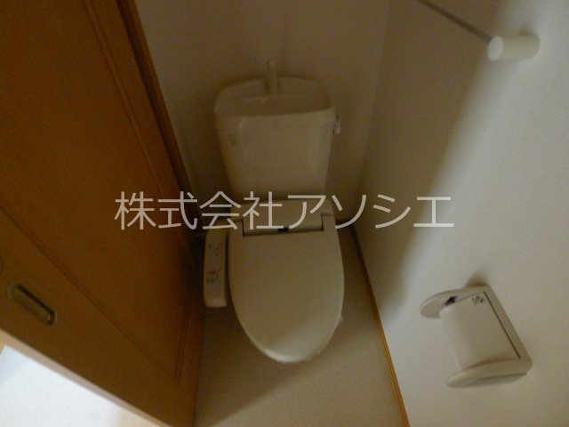 トイレ　温水洗浄便座