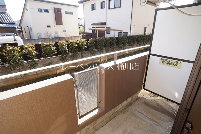バルコニー　レーベンハウス桶川店へ　048-787-5511