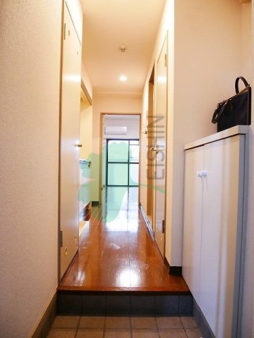 玄関　下駄箱もしっかりついてます！