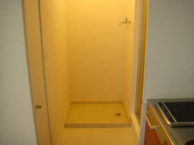 玄関　洗濯機置場