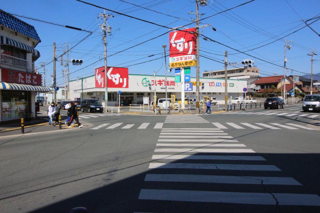 ドラックストア　スギ薬局開運通店（ドラッグストア）まで878m