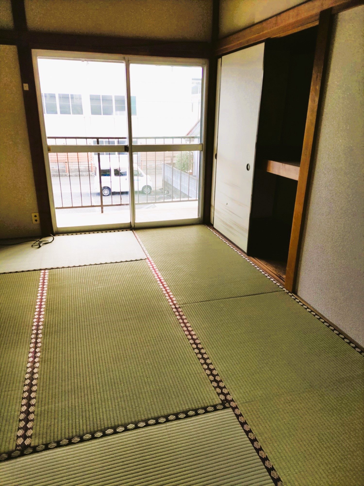 居室・リビング　一間の押入付きです