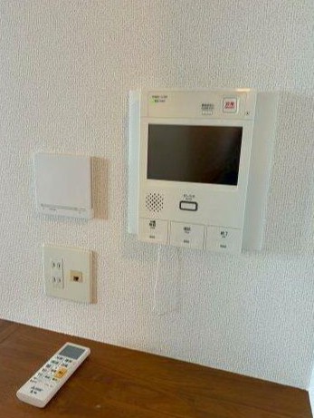 セキュリティ　モニタ付インターホン