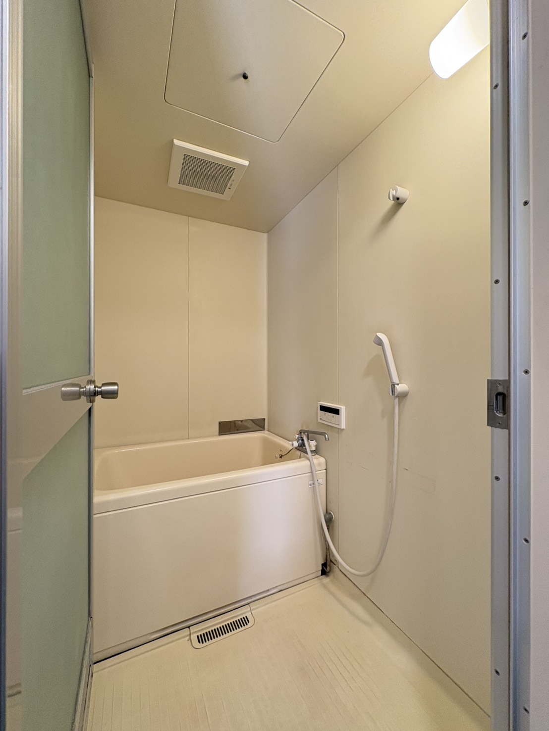 バス・シャワールーム　給湯タイプのバスルーム