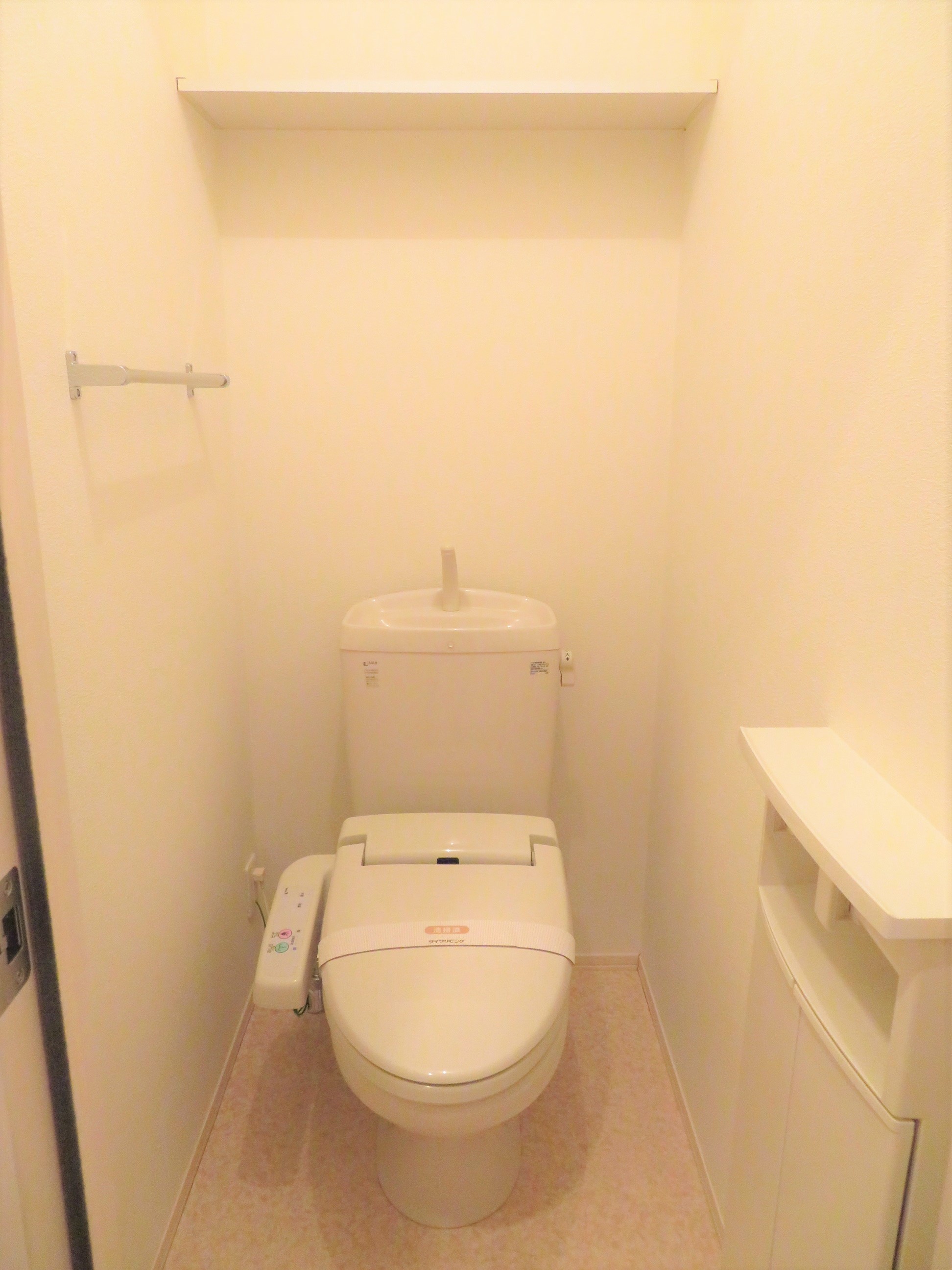 トイレ　ウォシュレット付きトイレです！