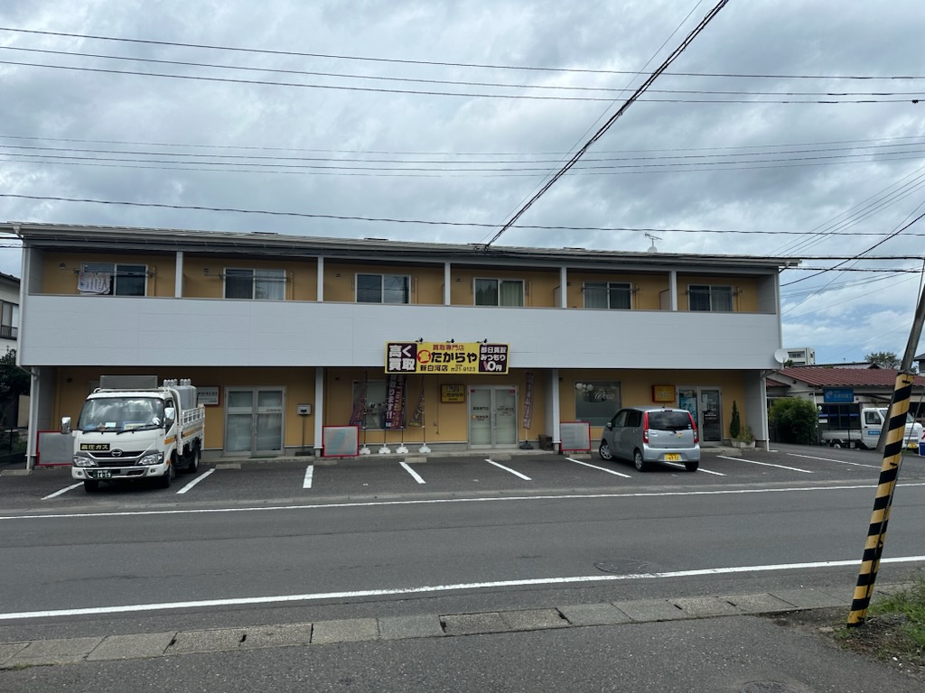 WEST SIDE BOXの建物外観