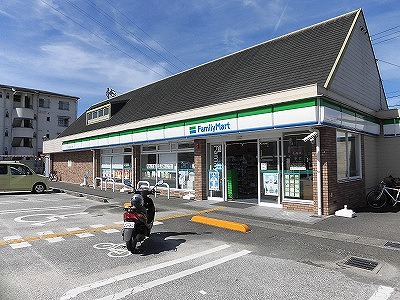 コンビニ　ファミリーマート高知介良バイパス店（コンビニ）まで459m