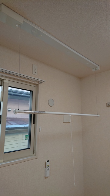その他　室内物干し機があるので雨の日でも安心です。