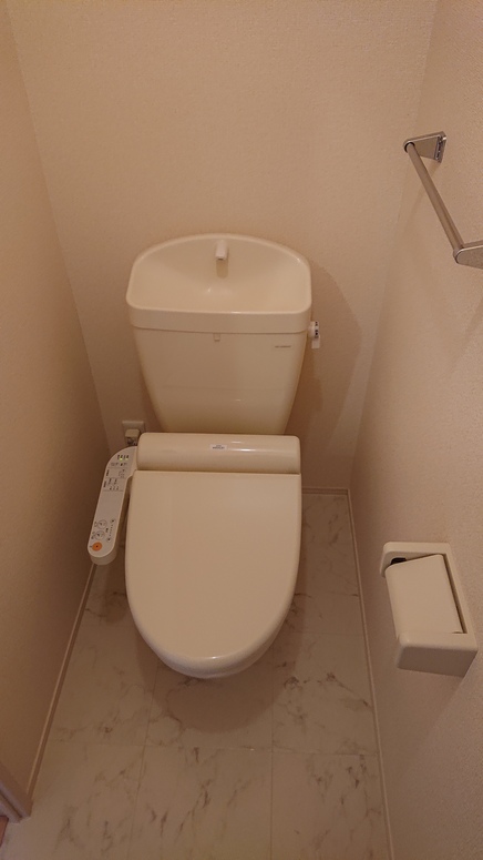 トイレ　温水洗浄便座でお尻を綺麗に♪