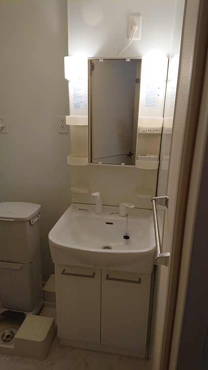 洗面設備　朝の身支度はここで。