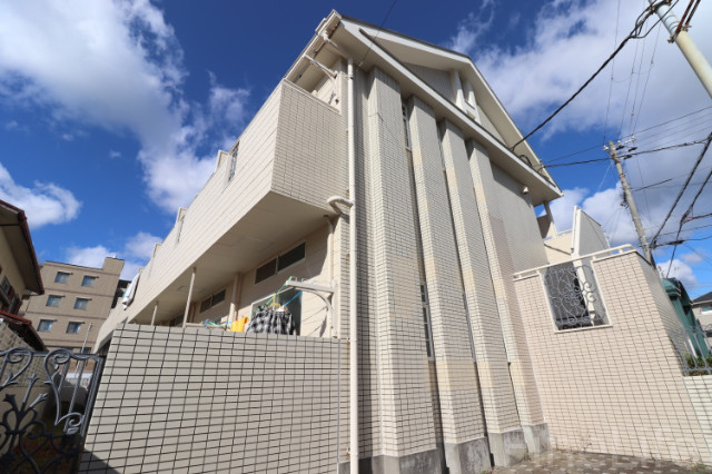 ローリエ霞ヶ丘の建物外観