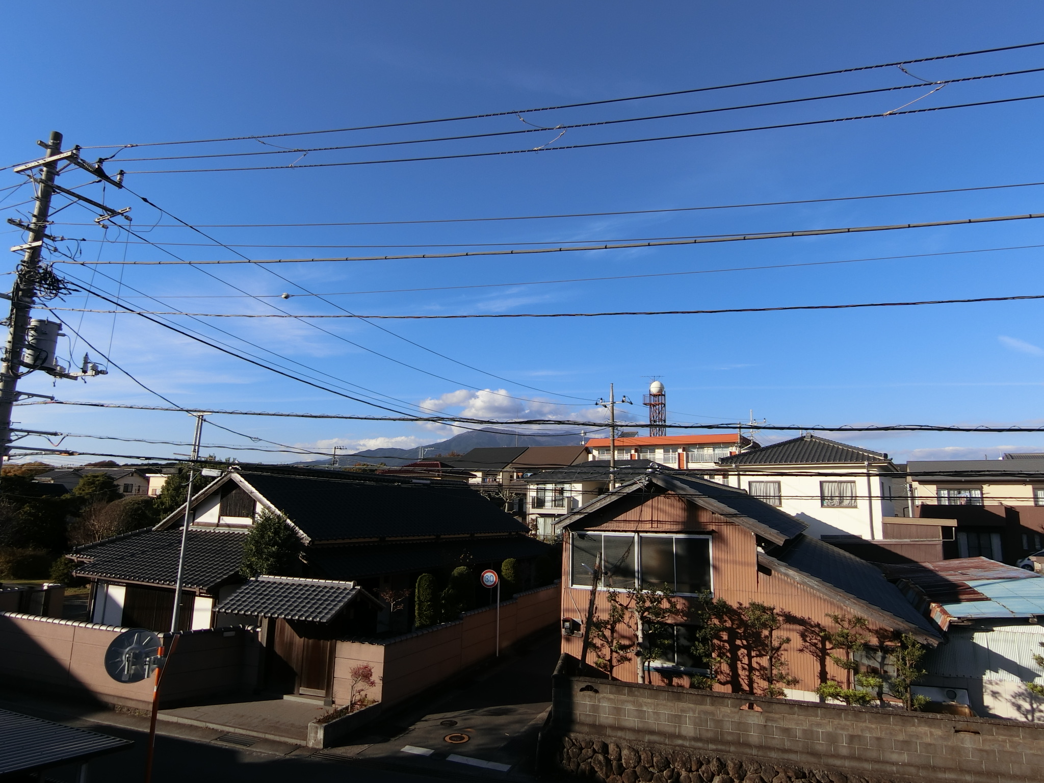 眺望　正面に富士山が見られます（今日は雲がかかっていました、残念）