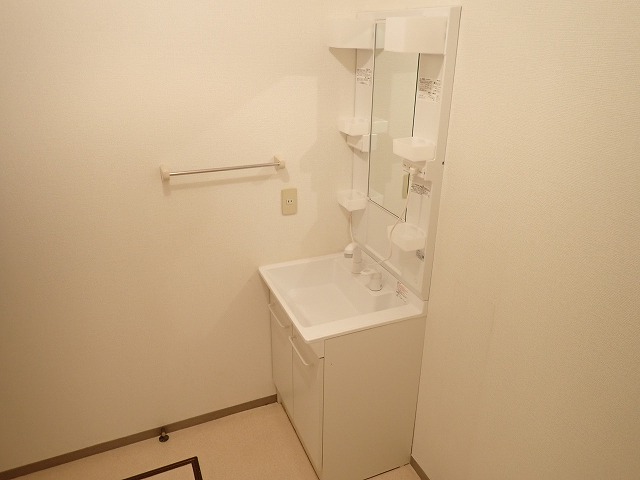 洗面設備　洗髪洗面化粧台です